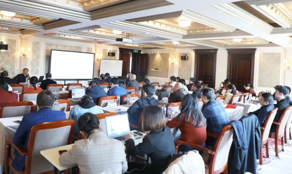 寒冬來襲，溫暖有你 ——碩博學位班十月課程札記