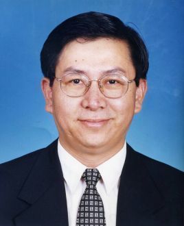 何茂春